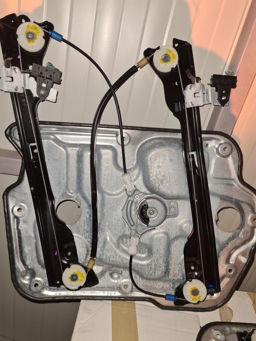 Macara electrica dreapta fata nissan qashqai 2012