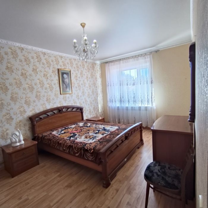 Продам 2х эт дом в центре