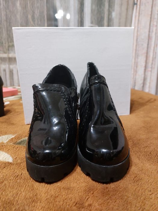 Продам туфли женские