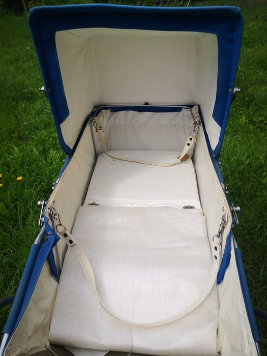 Ретро детска количка - една за бебе, една за кукли