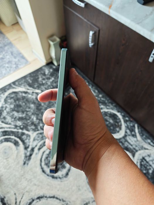 Телефон Realme 12+ 5G