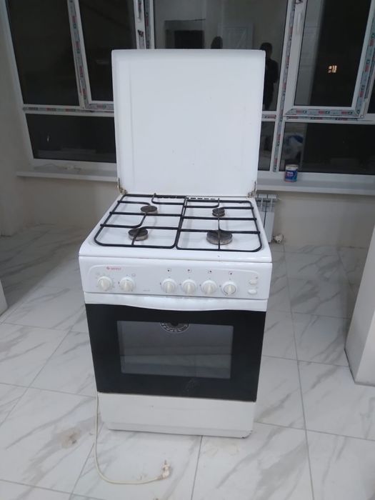 Продам газовую плиту