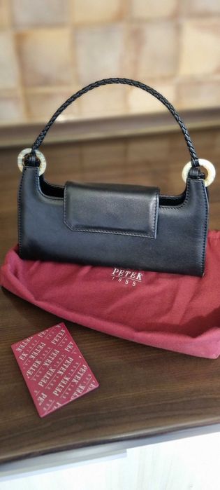 Дамска, малка, черна, кожена чанта Petek 1855