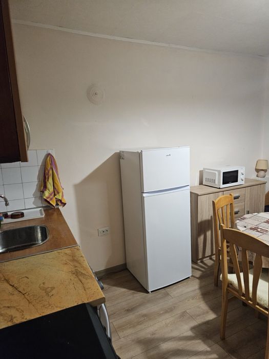 Дава се под наем Едностаен апартамент в Плевен, 9-ти квартал - 25 кв.м за 178.5 € - Снимка #1