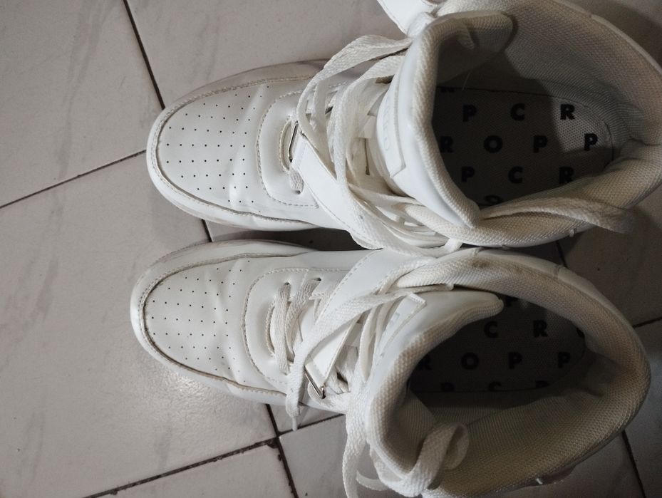 Обувки Puma и Cropp