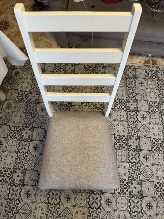 Стол со стульями