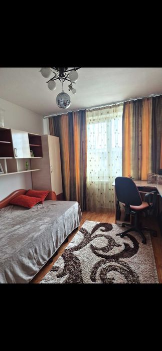 Vanzare apartament 3 camere