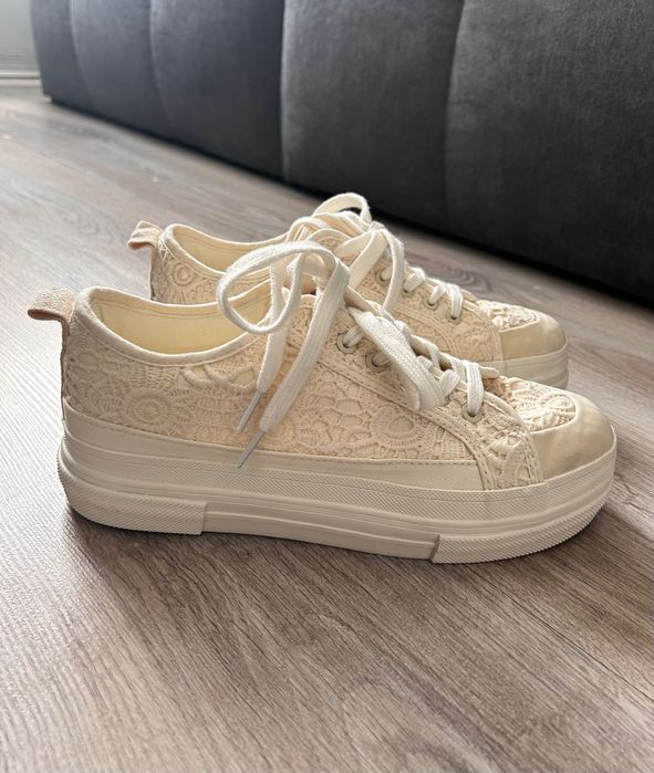 Кецове Reserved дантелени