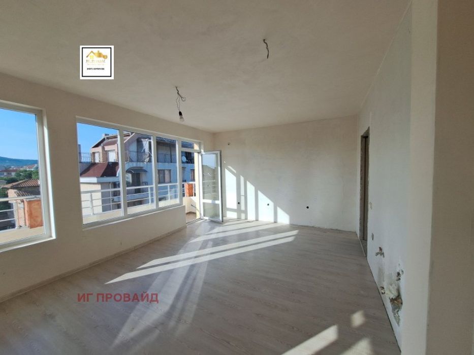 Продава се Двустаен апартамент в Айтос - 64 кв.м за 1188 €/кв.м - Снимка #12