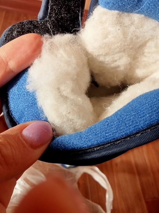 Продам детскую обувь