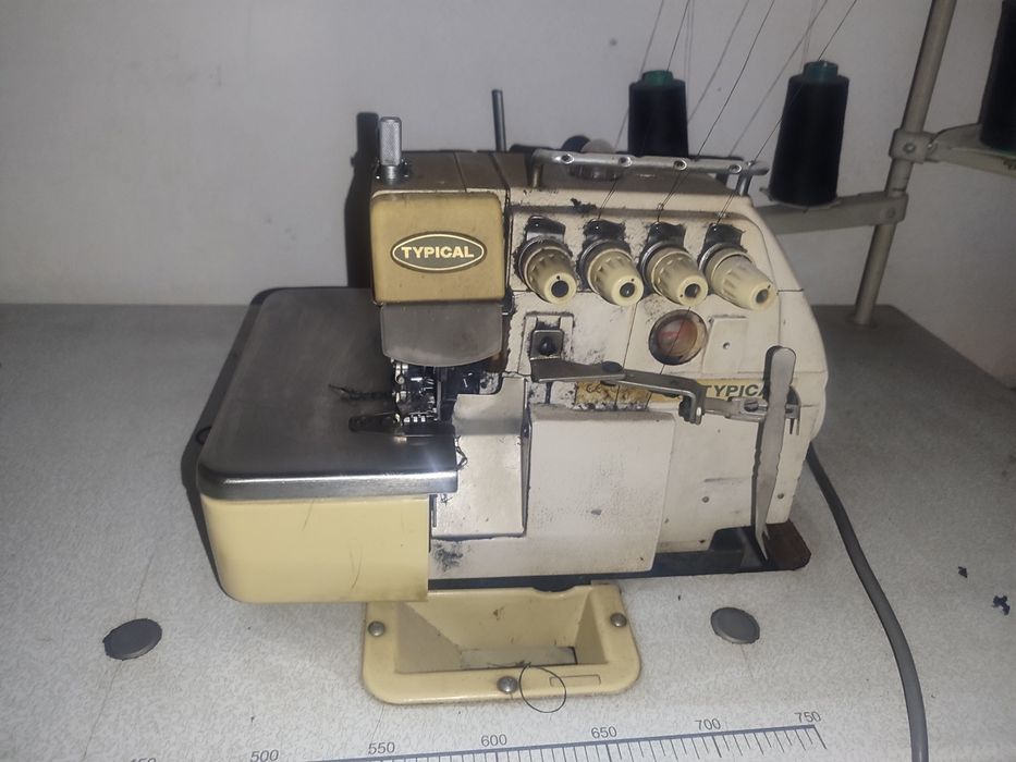 Швейная машина оверлок Typical