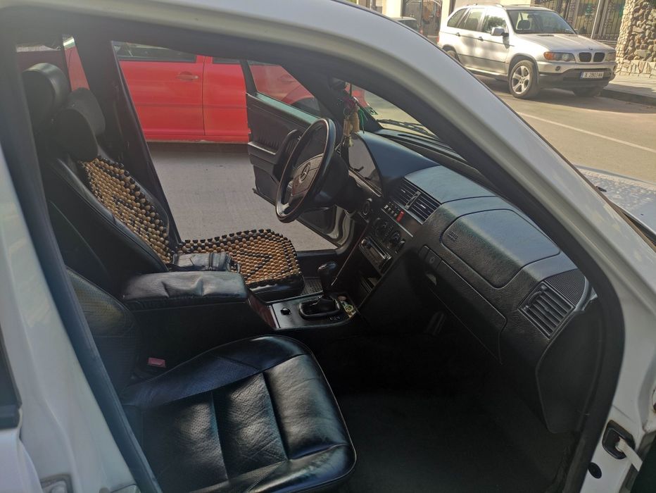 Мерцедес Бенц модел с180