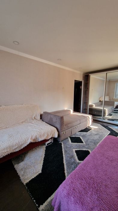 продаю шкаф и диваны