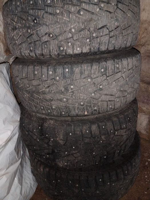 Продам зимние шины  4шт-120000
