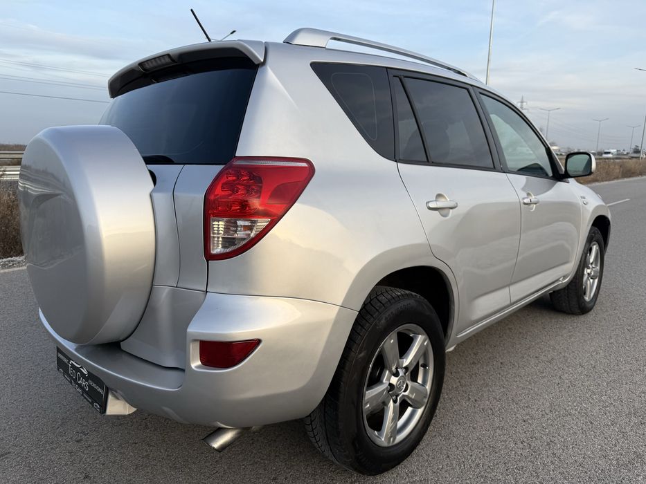 Toyota RAV 4 2.2 D-4D 136к.с 4X4 / EXECUTIVE / KOJA / KEYLESS / NAVI