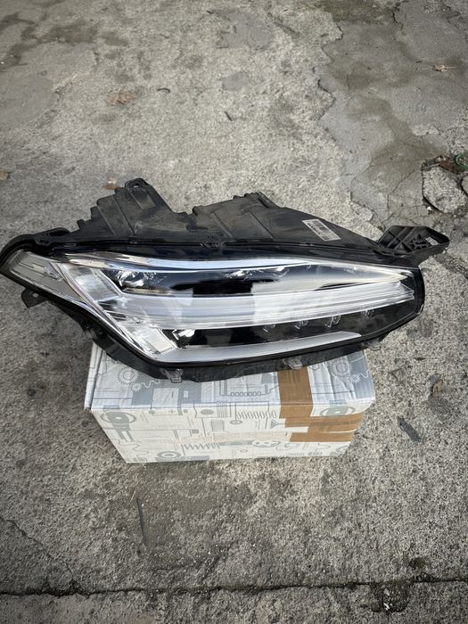 Volvo XC90 - Full Led десен фар