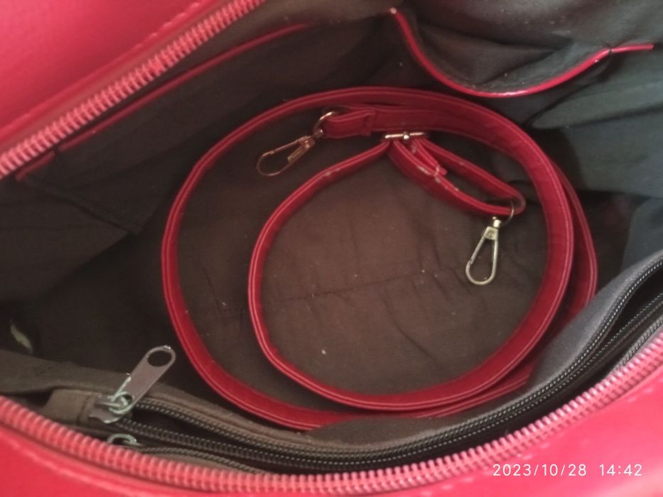 Продам женскую сумочку