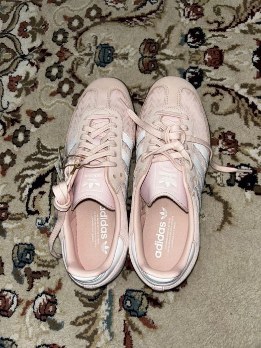 Продам кроссовки адидас