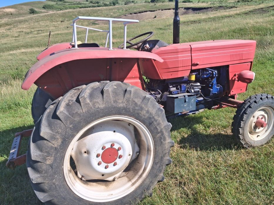 Vand tractor UTB 450