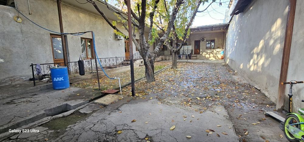 Кўктерак. 5 сўтик. 6 та хона. Катта йўлдан 300 метир.