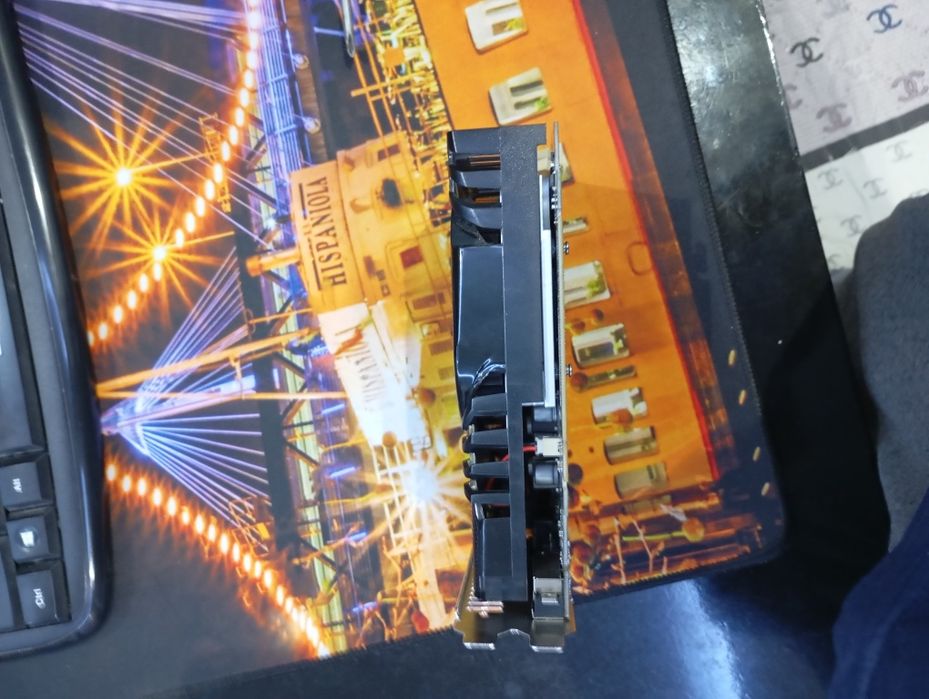 Продаю видеокарту gt 730 2gb ddr5