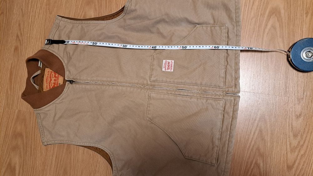 Vesta levis work wear.       Carhartt dickies deus