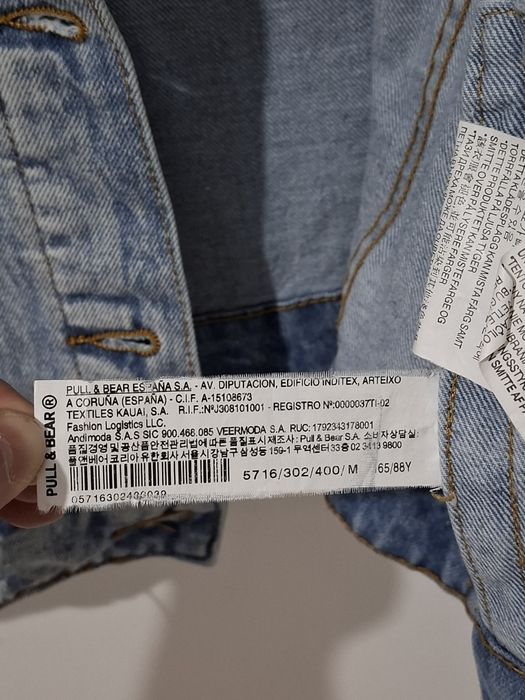 Geaca din denim Pull&Bear cu imprimeu pentru dama, mărimea M, jacheta de blugi din bumbac