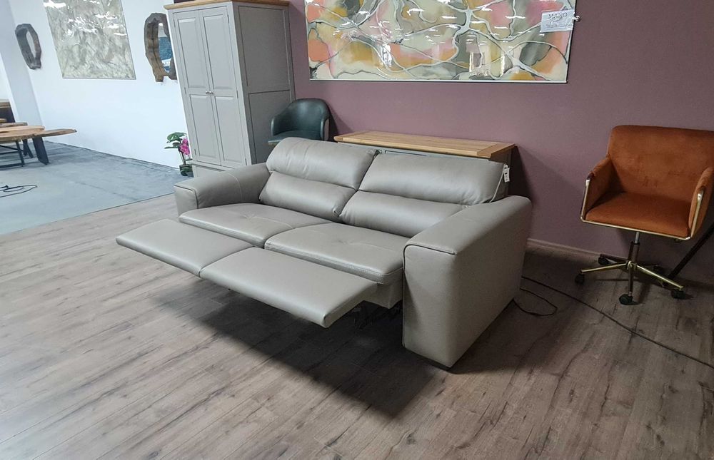 Бежов италиански диван тройка "Cubo" с електрически релакс механизъм