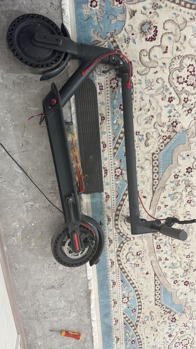 электросамакат қара