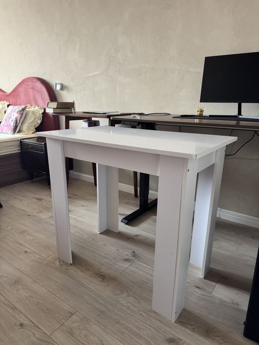 Стол письменный кухонный