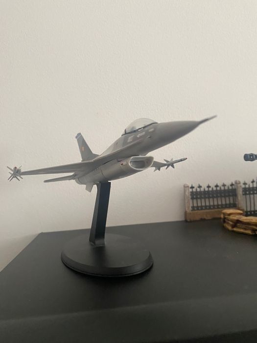 Macheta F16 Romanesc scara 1/72