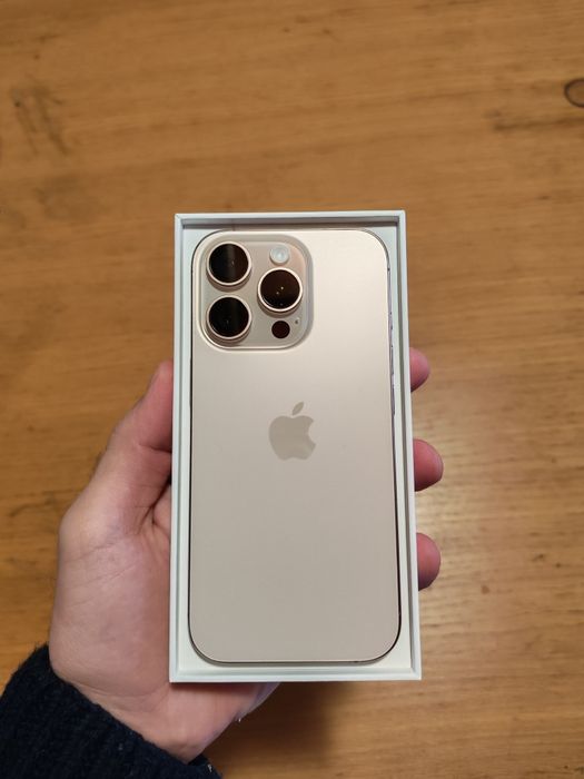 iPhone 16 PRO, 256 GB, gold, 100% baterie, în garanție