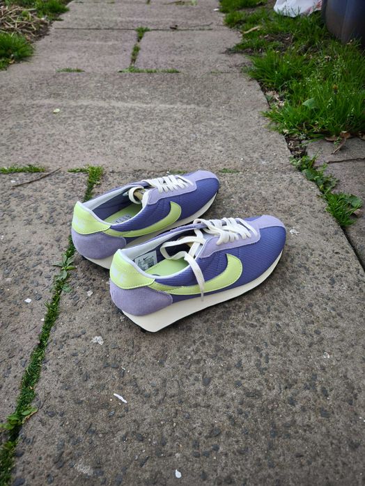 Маратонки Nike Swoosh