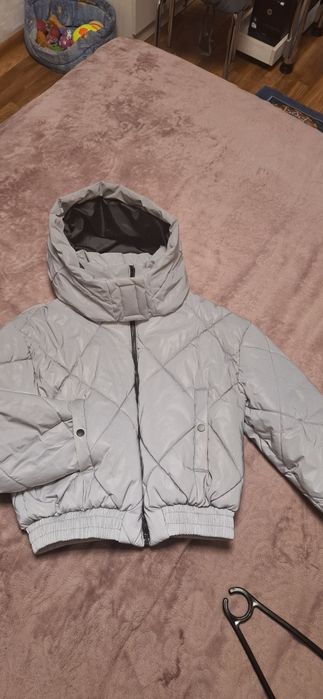 Продам куртку весна