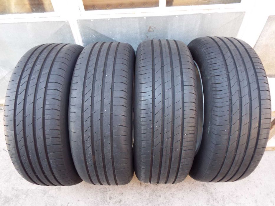 vand 4 anvelope de vara 215/55/17 goodyear efficientgrip performance2