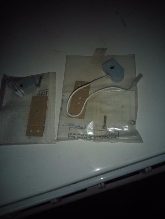 Продавам  женски банан букси 0,06лв.  ЦК ключета и  ключета с връзка