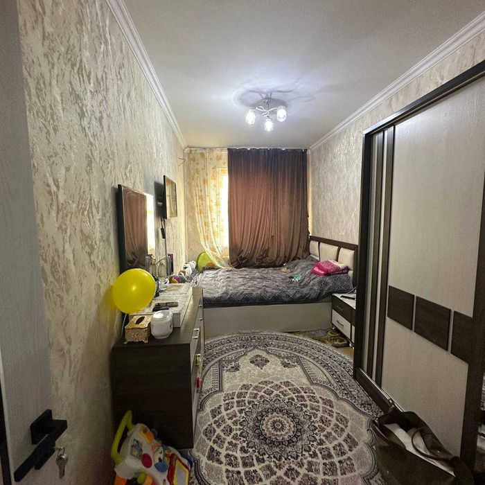 Срочно Продаю 2х-комнат На Авиасозлар-3  Балкон 1,5*3