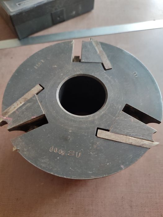 Фрезы штапик, плинтус, багет.