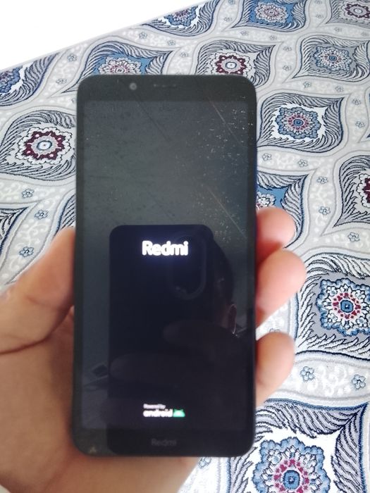 Redmi sotiladi yaxshi xolatda
