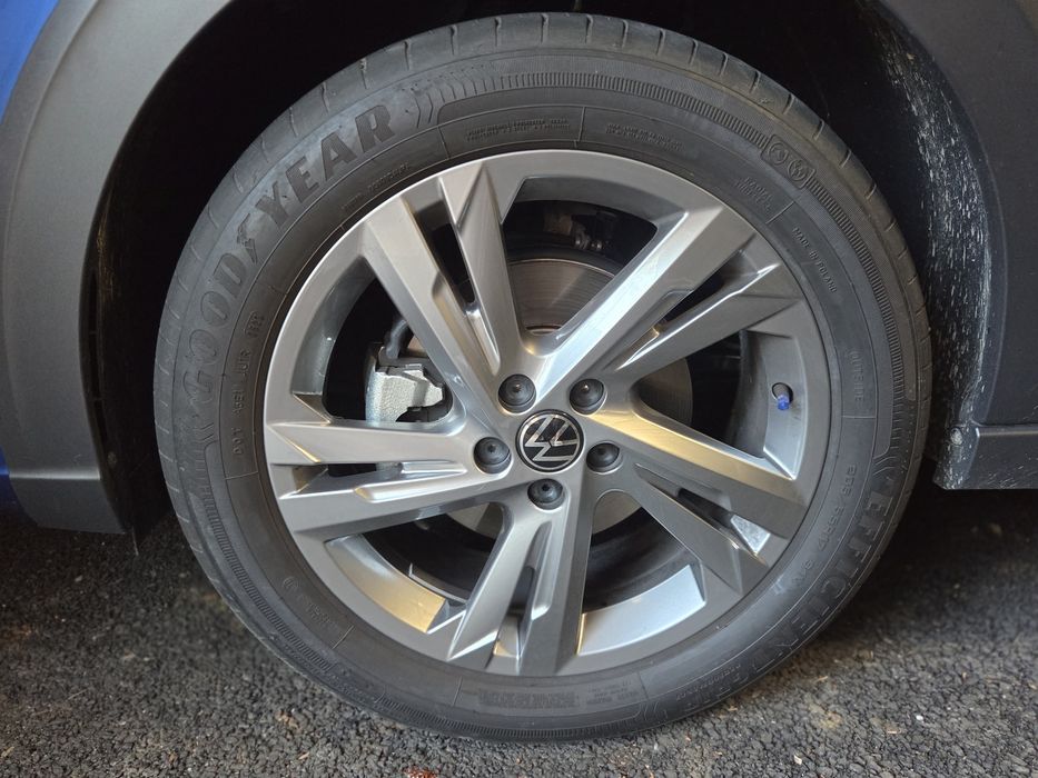 Set 4 anvelope de vară Goodyear 205/55 R17 91V - DOT 2023 - Rulate 6.500 km (Ca noi)