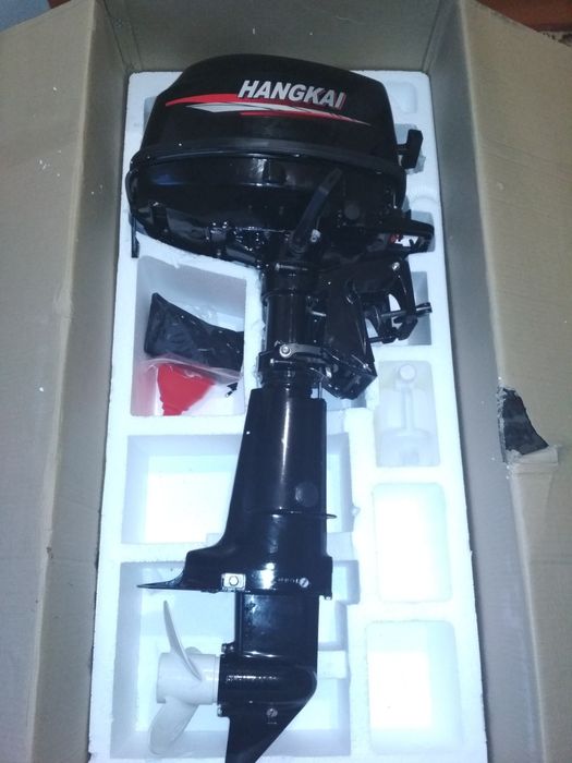 Продам лодку "Ривьера 3200"