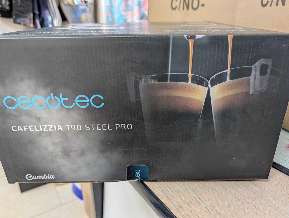 Еспресо машина Cecotec Cafelizzia 790