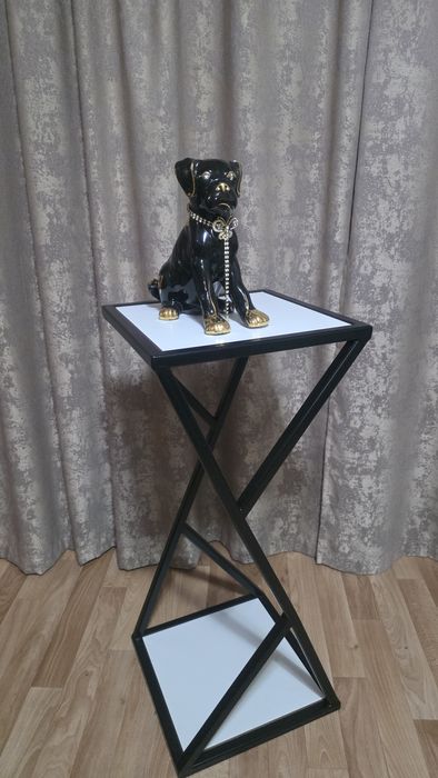 Подставка для цветов и декора