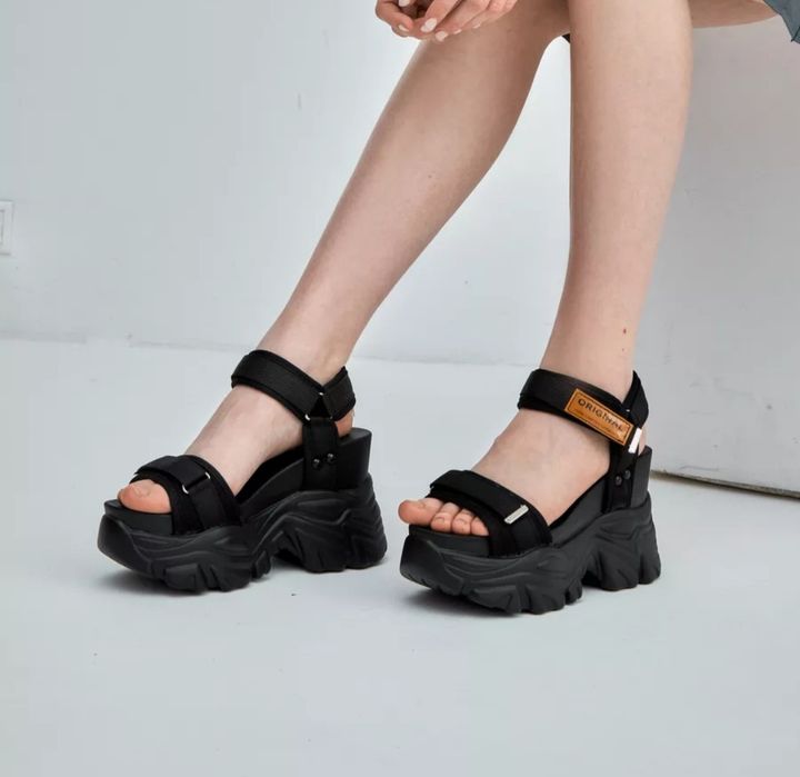 Летние басаножки на платформе
черный платфо