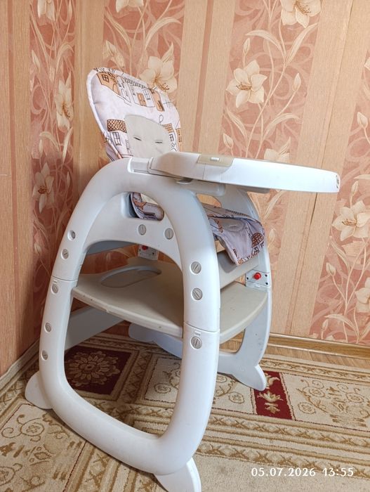 Столик для кормления. Столик детский