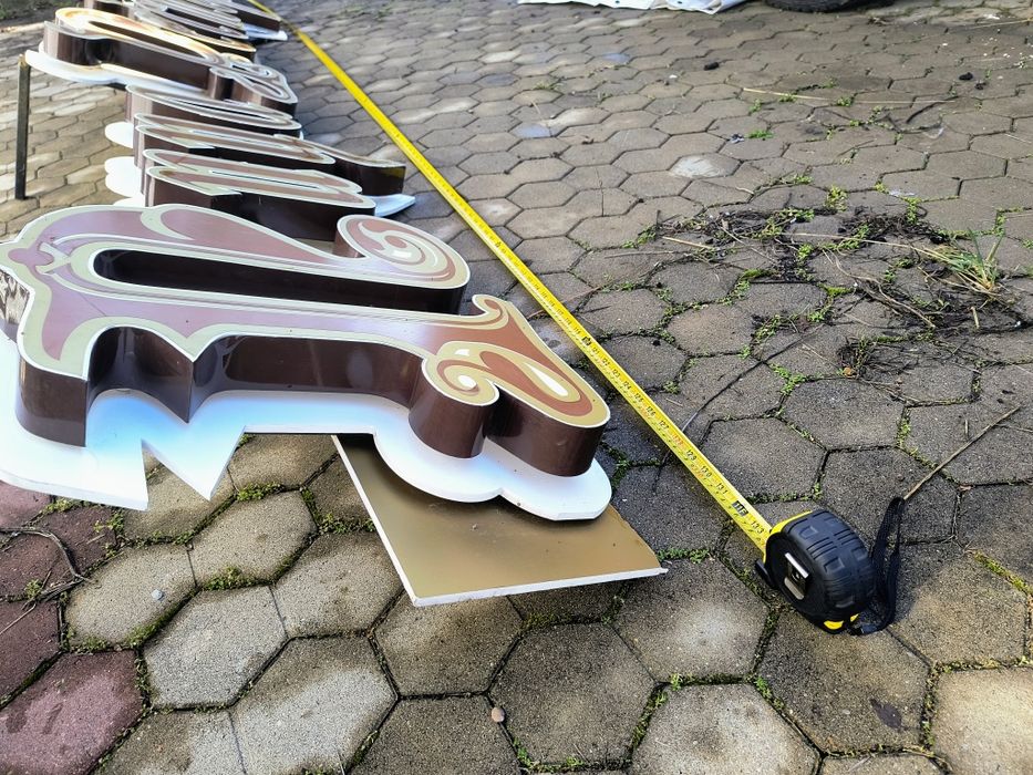 Продавам реклама за магазин