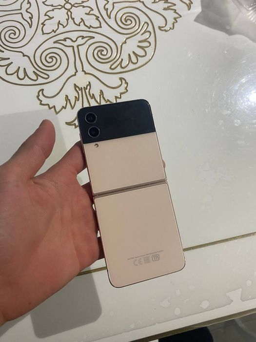 Samsung galaxy z flip 4