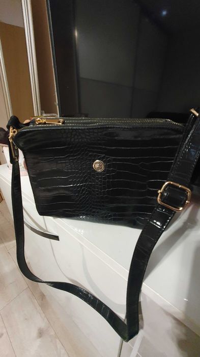 Елегантна дамска чанта за рамо нова