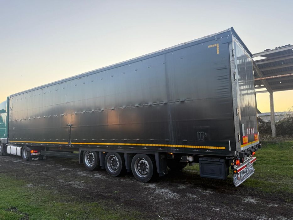 Remorca Schmitz MEGA