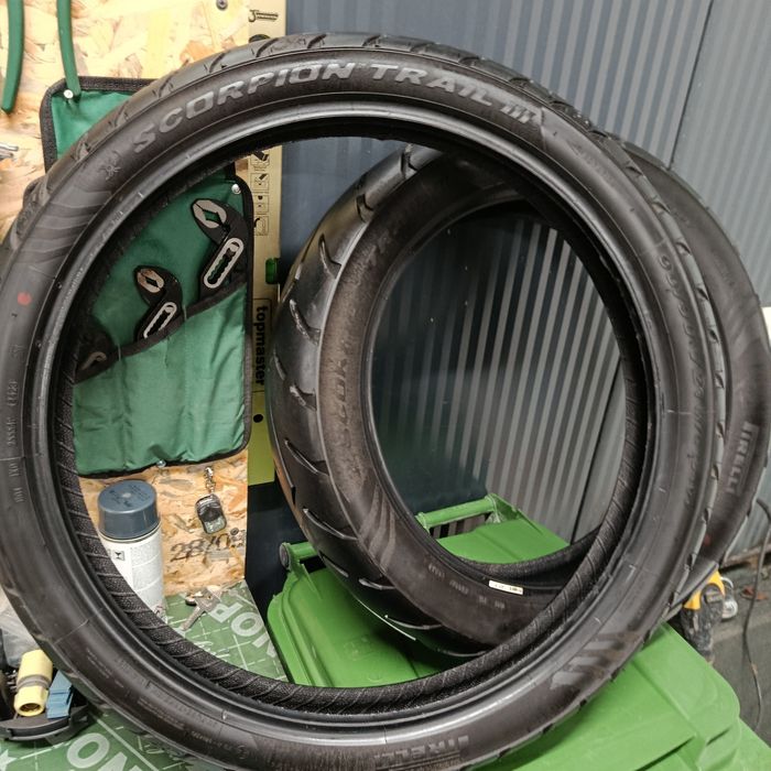 Pirelli scorpion 17" / 21"